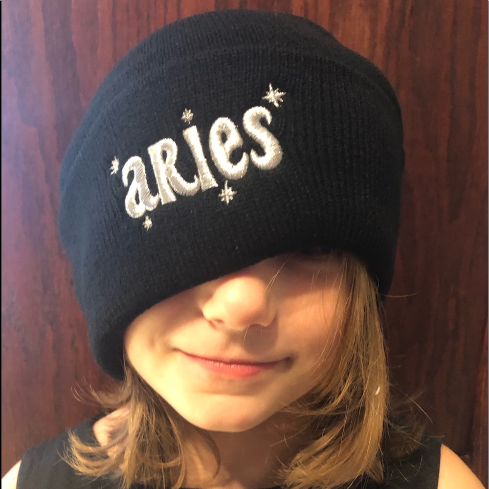 ADULT UNISEX Aries ♈️ BLACK BEANIE (Gift NWT)